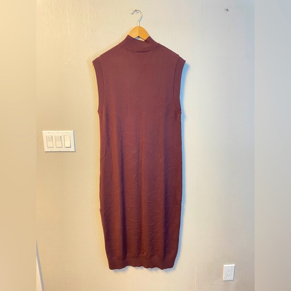 Plum Sweeter Dress - Picture 2 of 3